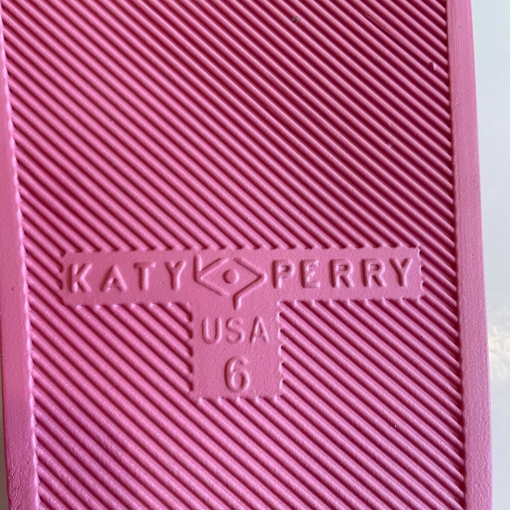 Katy Perry Shell Pool Slide in Pink, Size 6 - Picture 6 of 7